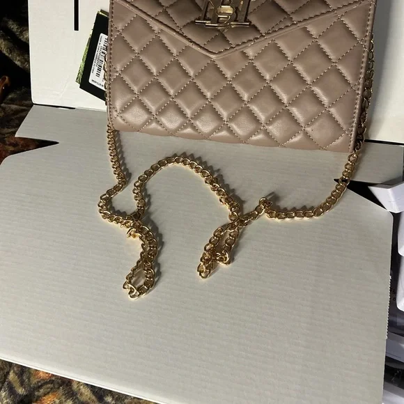 Badgley Mischka Quilted Taupe Crossbody Bag Gold Chain NWT Vegan Leather - Picture 6 of 12